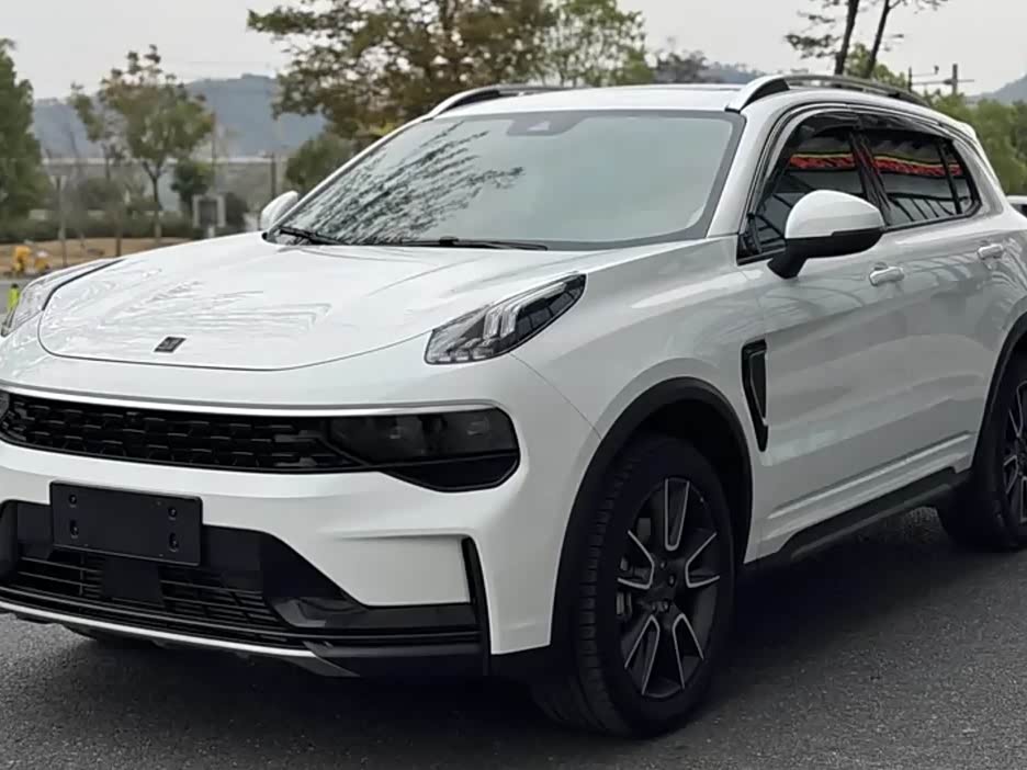 Lynk & Co 01