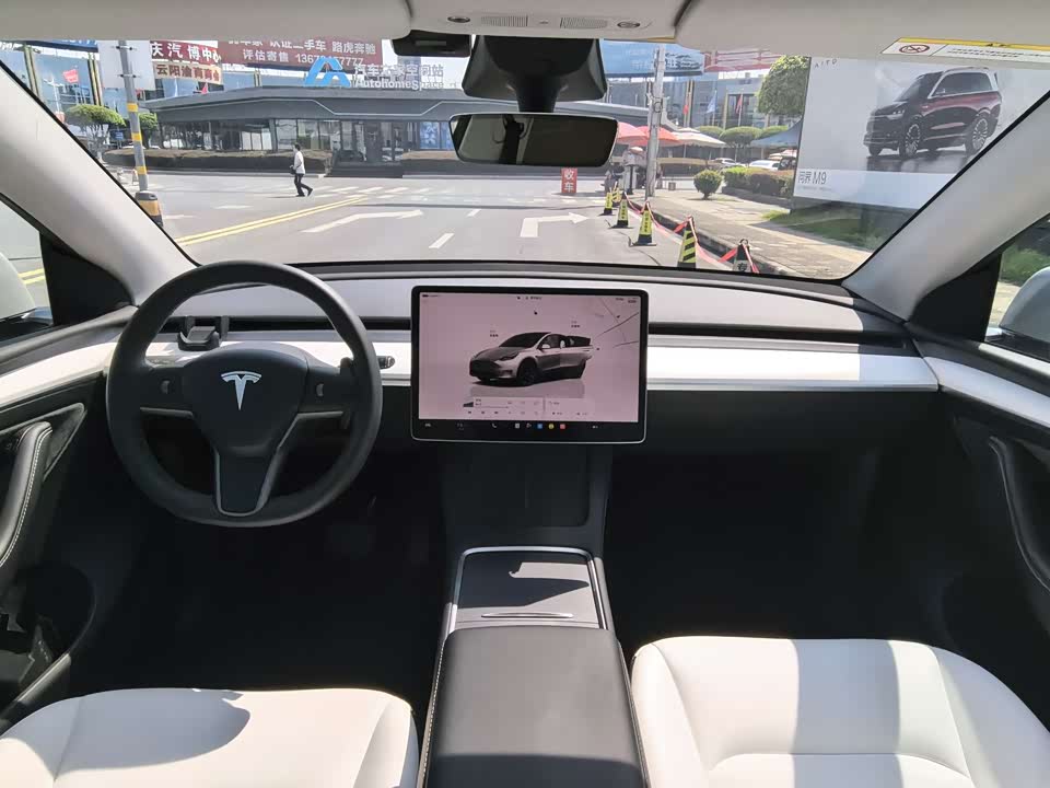 Tesla Model Y Tesla Model Y