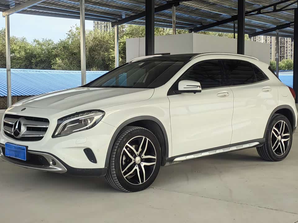 Mercedes-Benz GLA Mercedes-Benz GLA