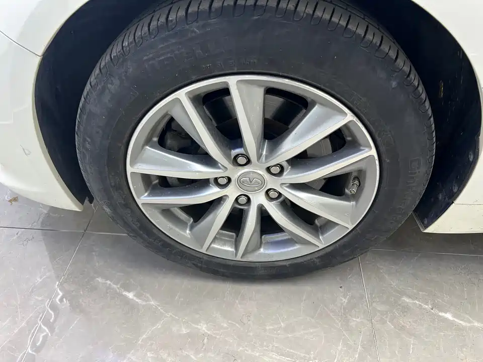 Infiniti Q50L Infiniti Q50L