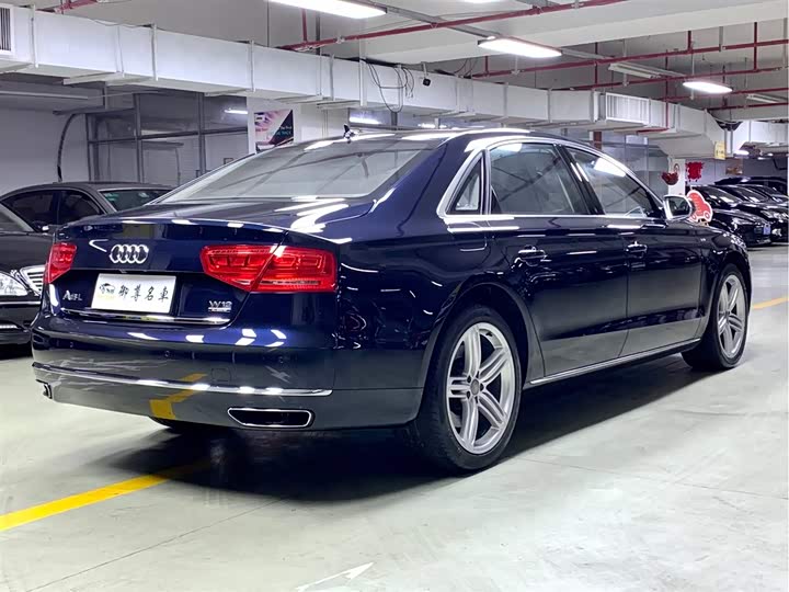 奥迪a8 2013款 a8l 6.3 fsi w12 quattro旗舰型