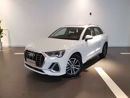 奥迪q3 2022款 35 tfsi 进取动感型