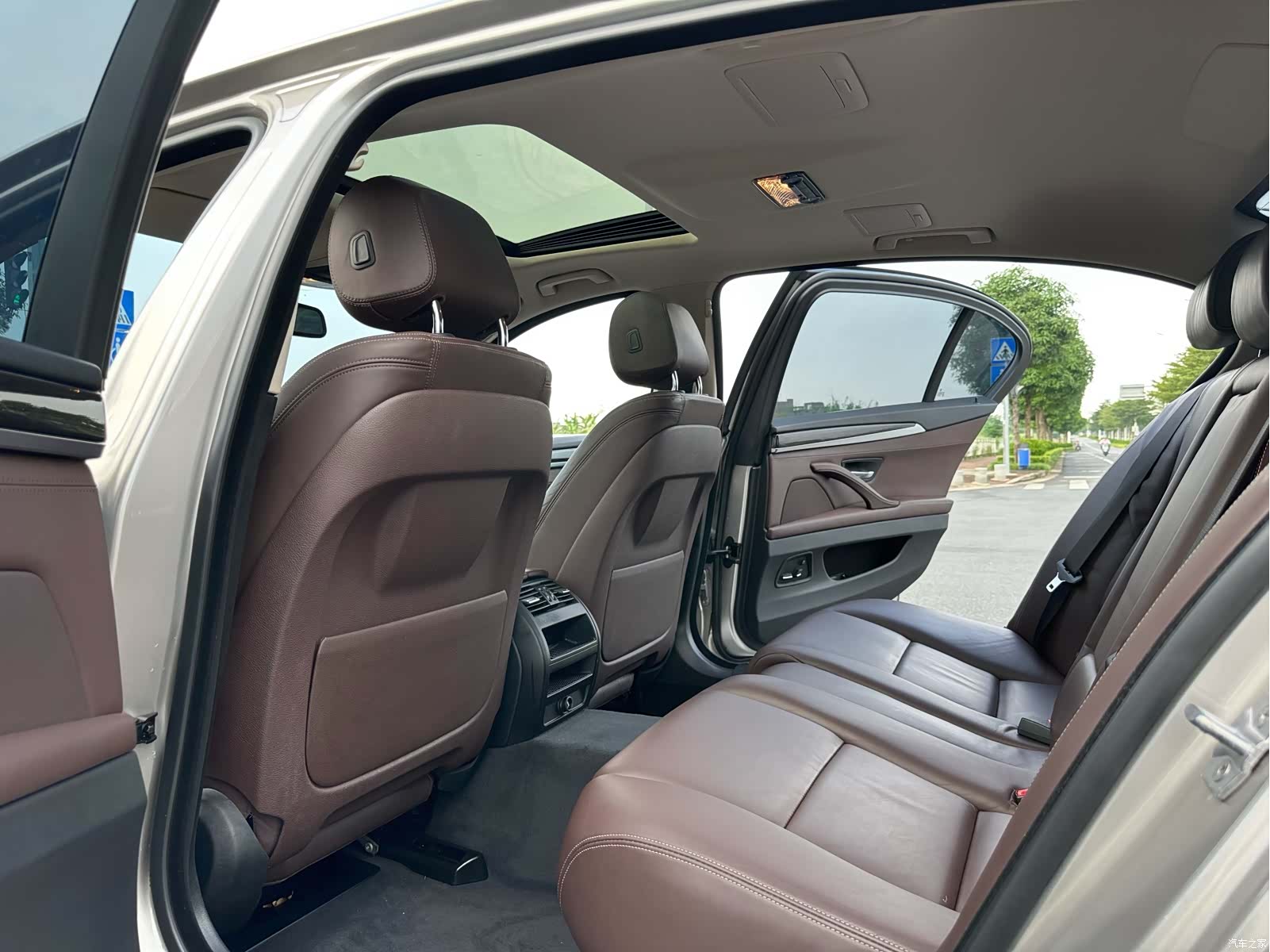 BMW 5 Series, 2015 10