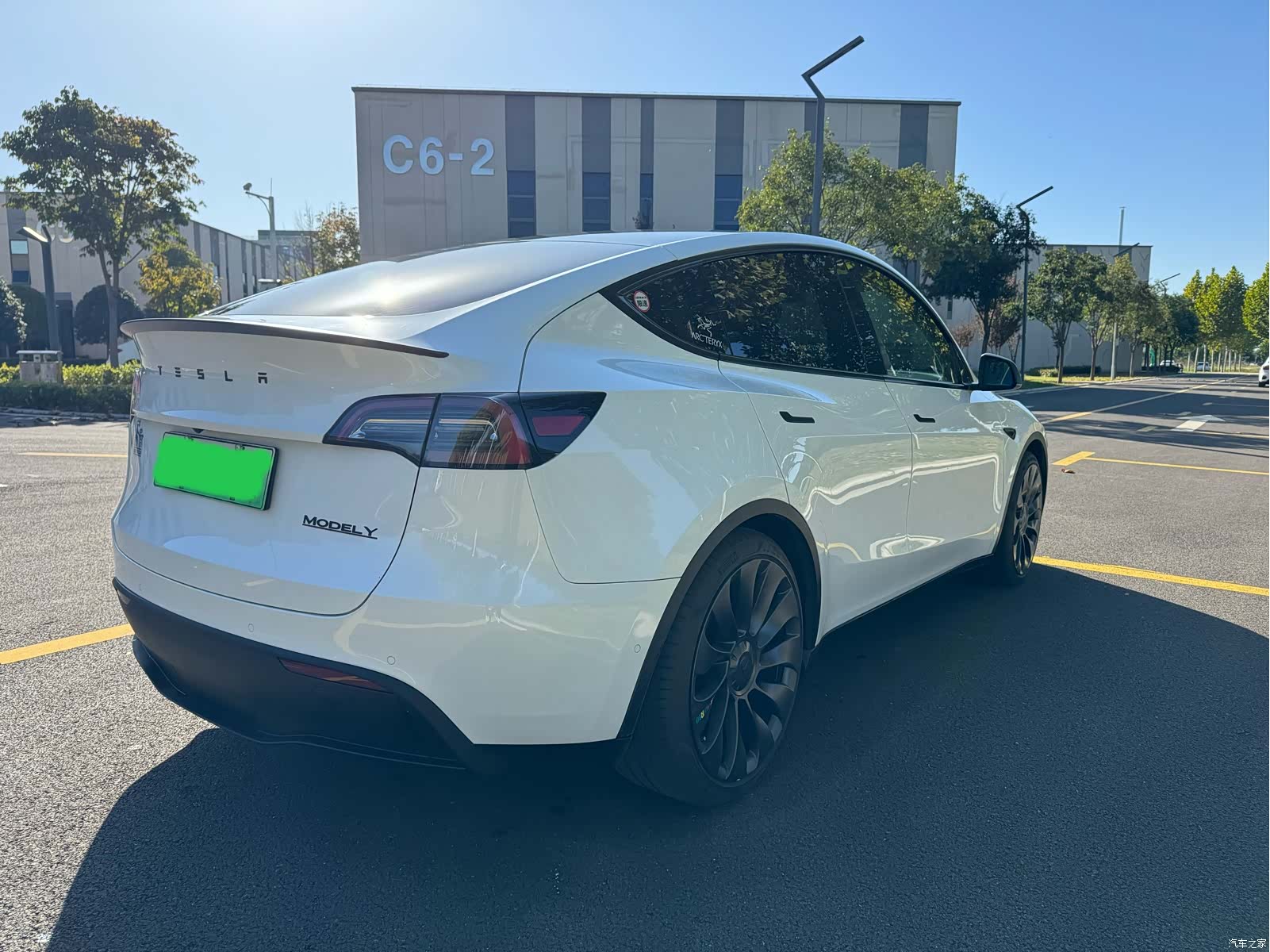 Tesla Model Y, 2022 4