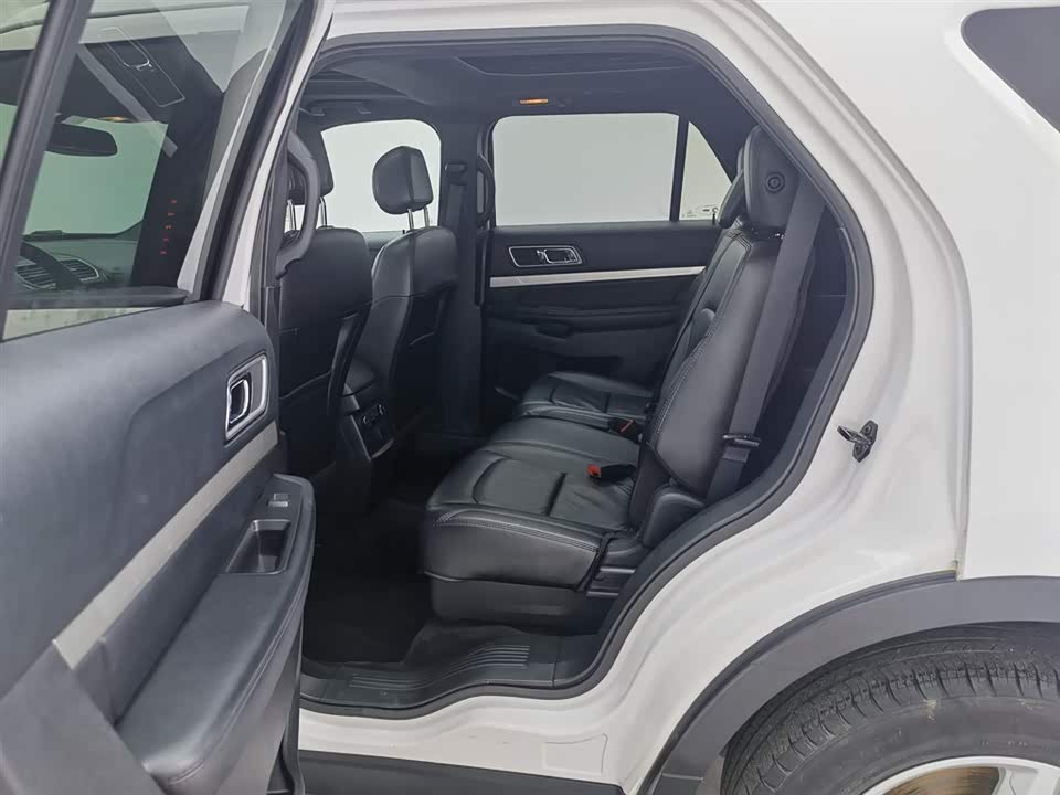 Ford Explorer Ford Explorer