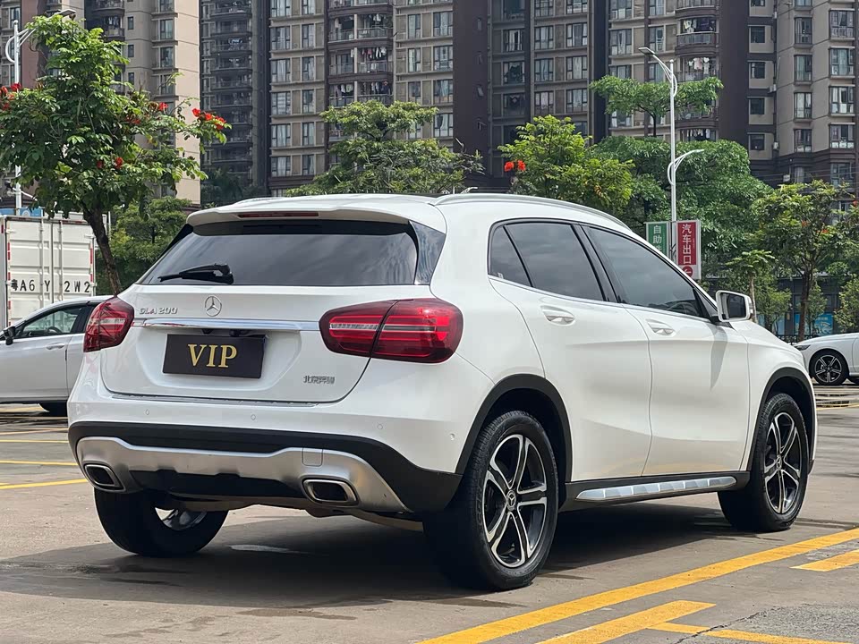 Mercedes-Benz GLA