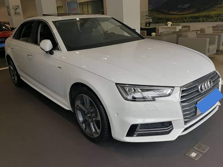 奥迪a4l 2018款 30周年年型 40 tfsi 运动型