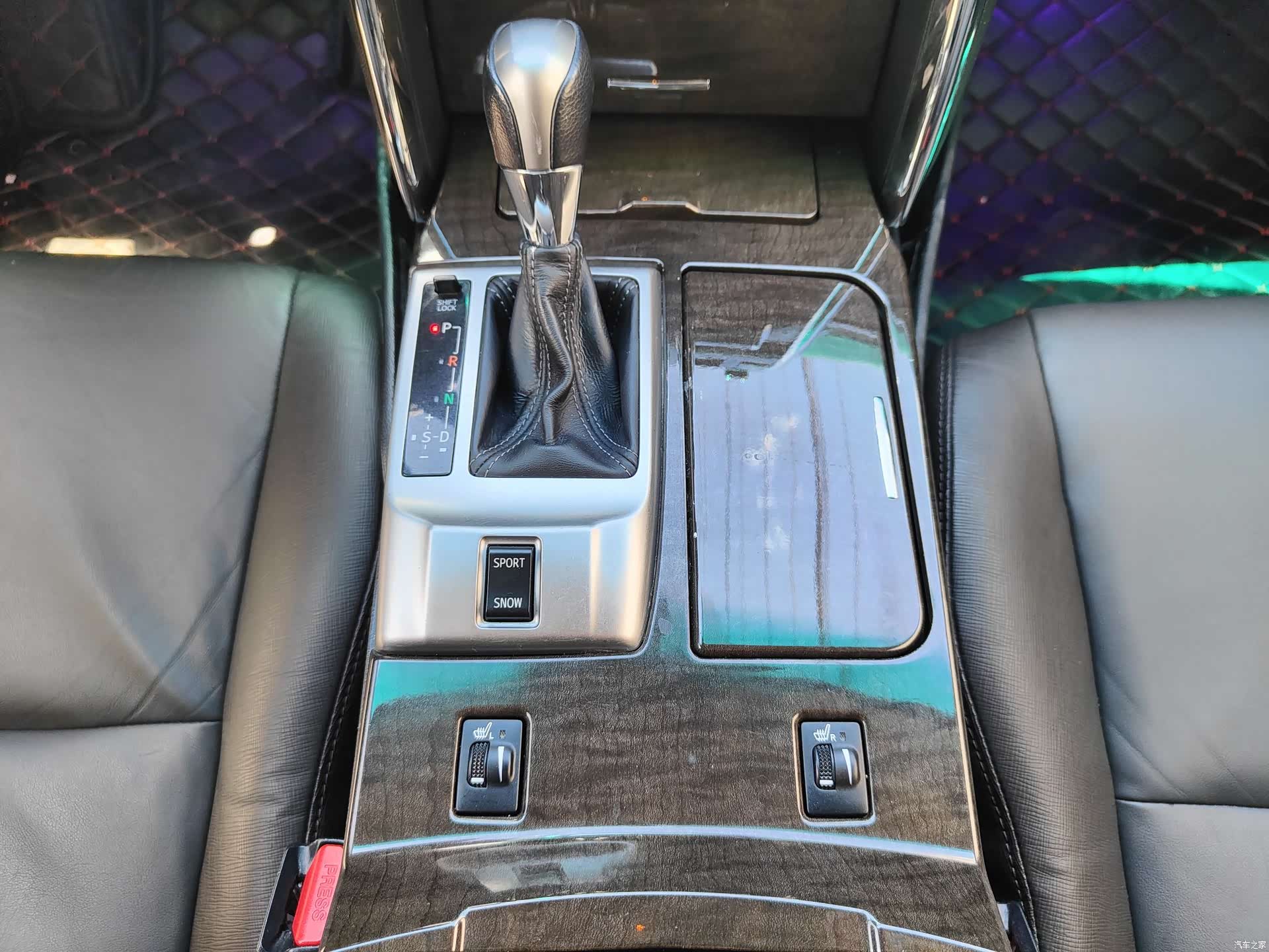 Toyota 2.5V, 2017 14
