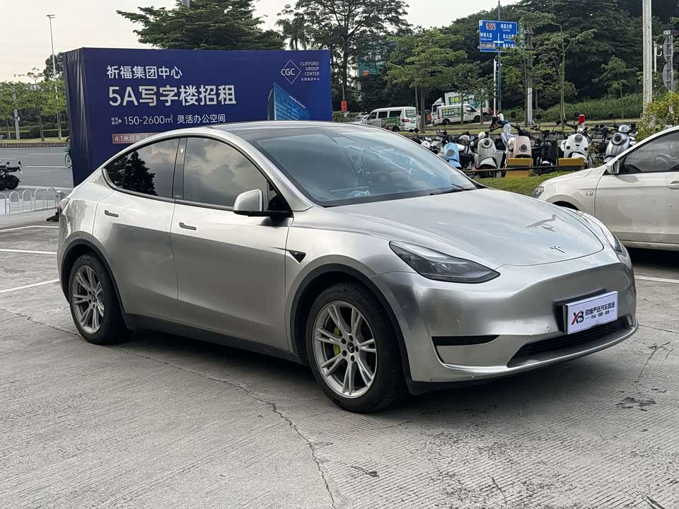 Tesla Model Y Tesla Model Y