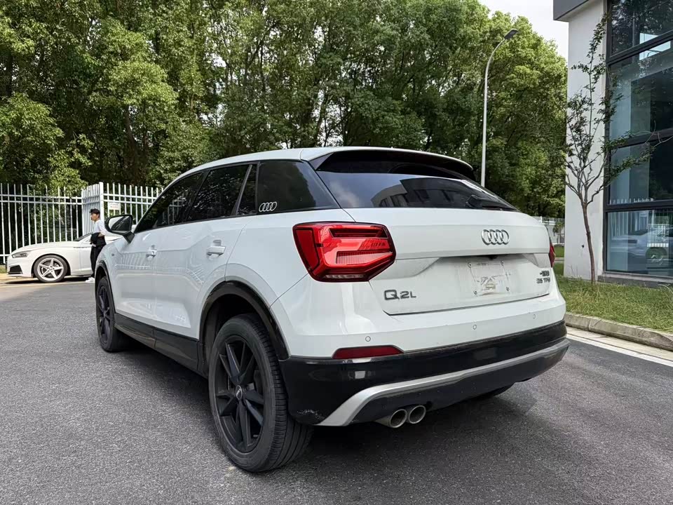 Audi Q2L Audi Q2L