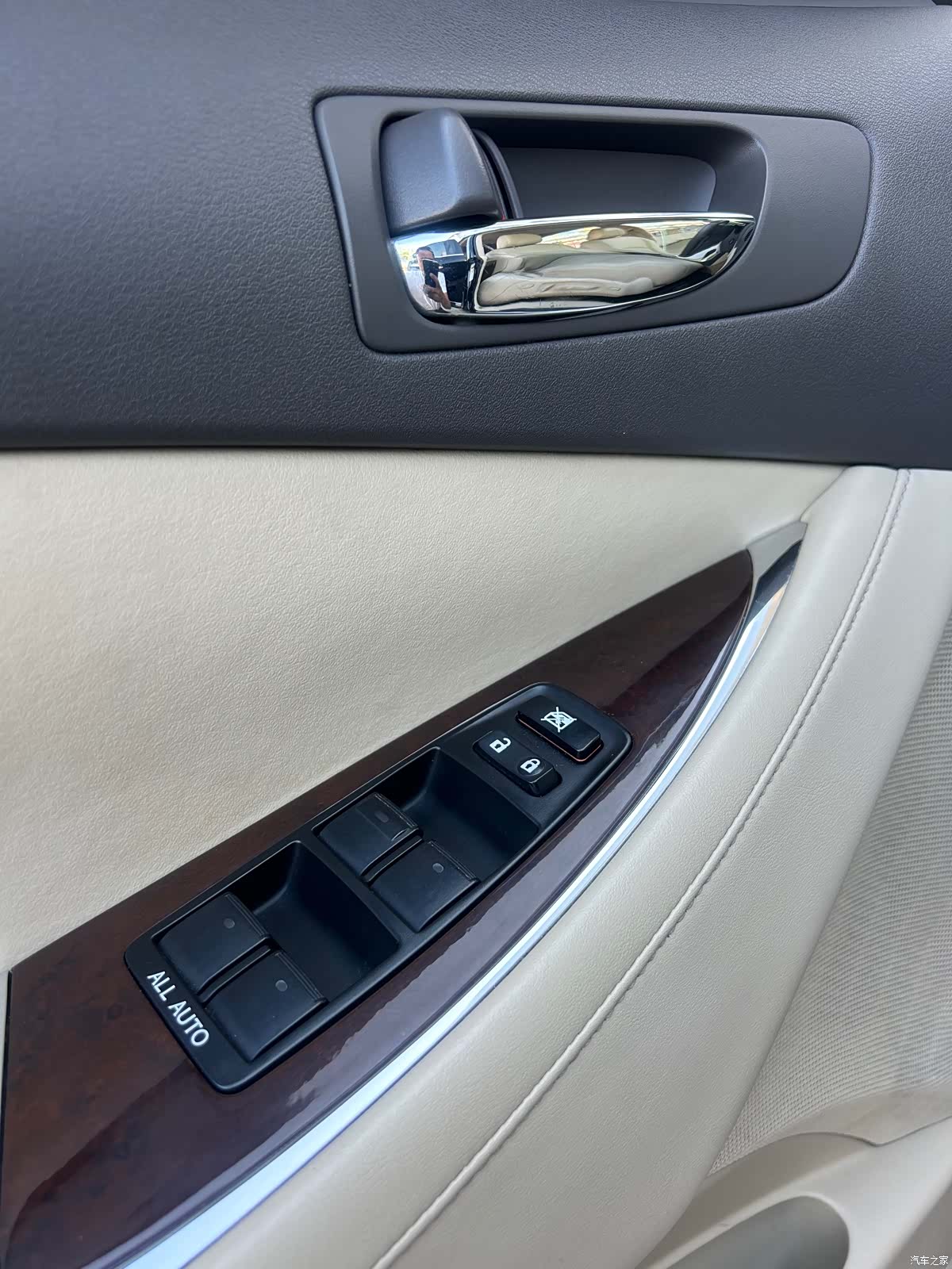 Lexus ES, 2011 8