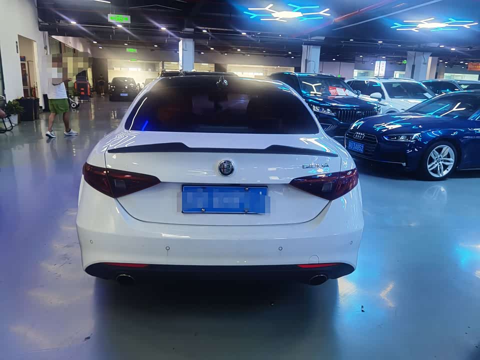 Alfa Romeo Giulia Alfa Romeo Giulia