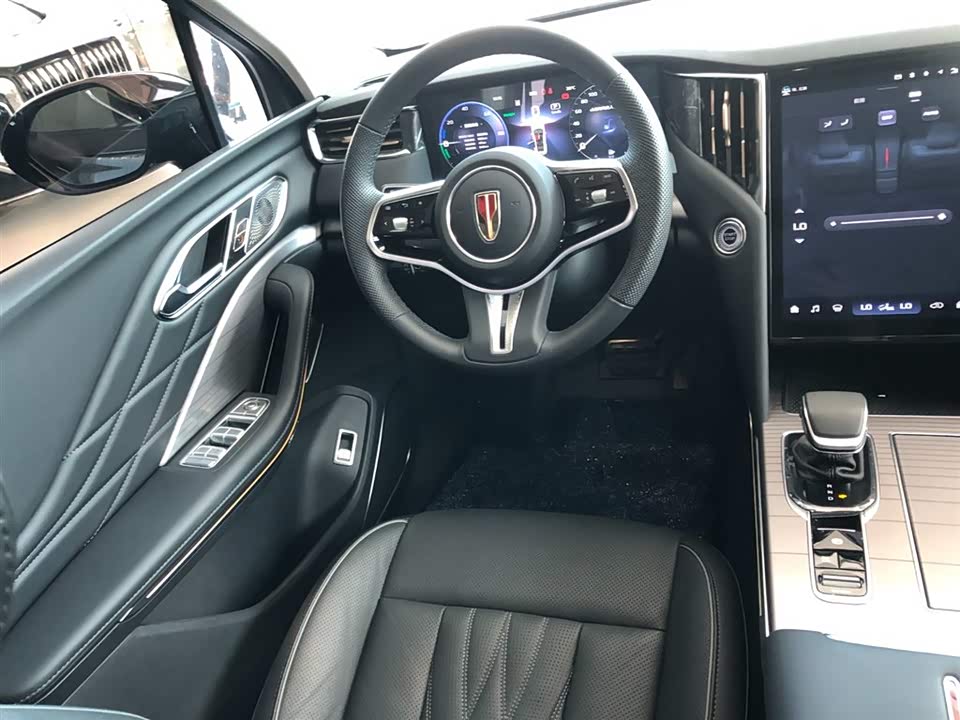 Hongqi HS7 PHEV