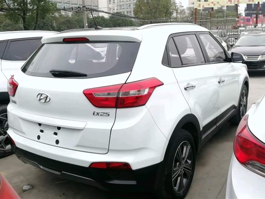 北京现代ix25 2015款 1.6l 自动两驱智能型gls