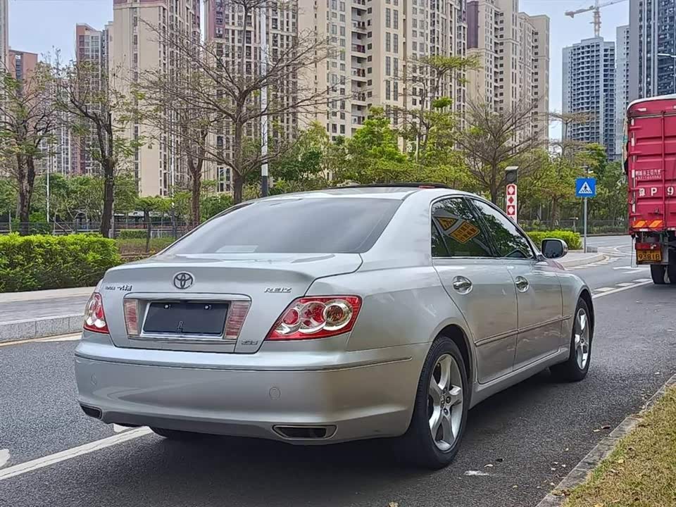 Toyota Reiz