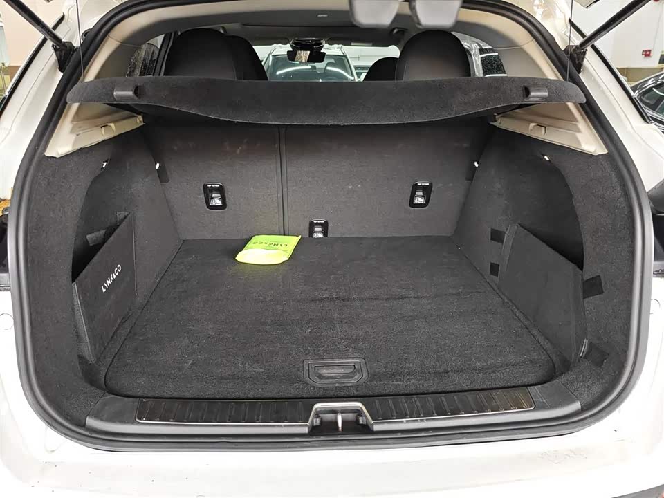 Lynk & Co 01 EM-P Lynk & Co 01 EM-P