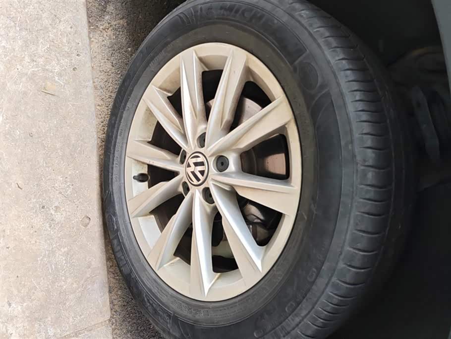 Volkswagen Tiguan Volkswagen Tiguan