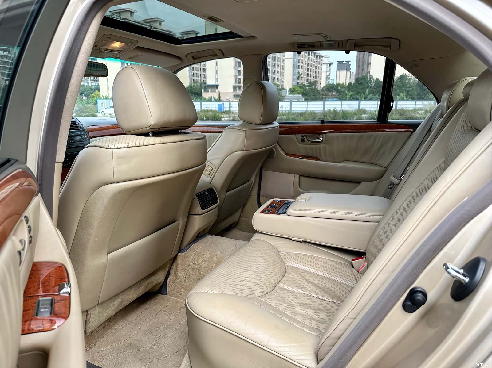 Lexus LS, 2006 8