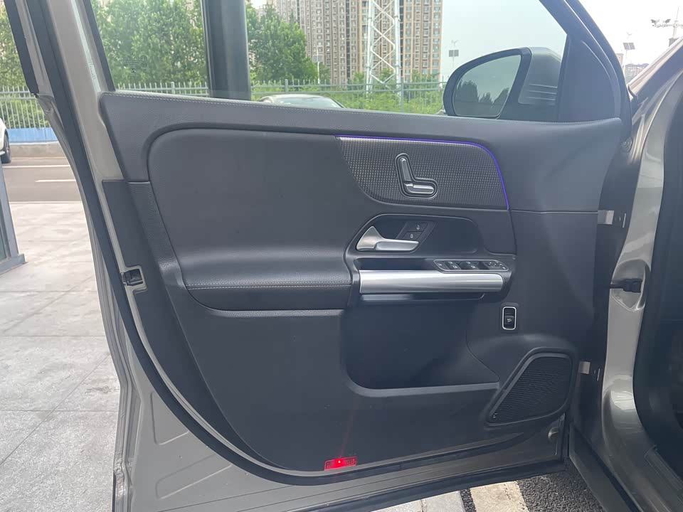 Mercedes-Benz GLA Mercedes-Benz GLA