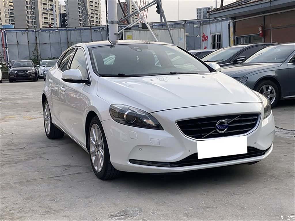 Volvo V40, 2013 3