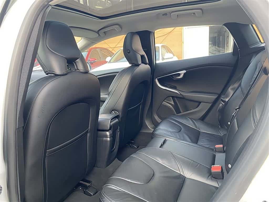 Volvo V40, 2013 11