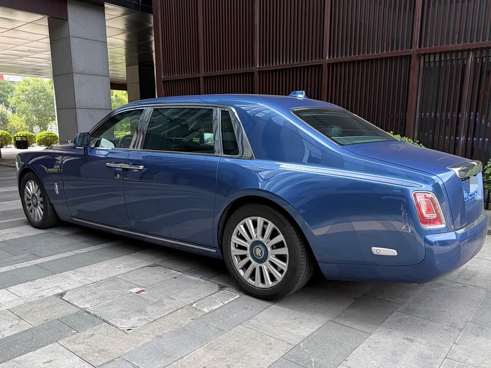 Rolls-Royce Phantom Rolls-Royce Phantom
