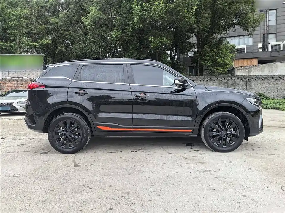 Geely Atlas