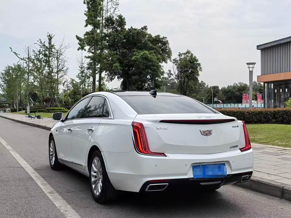 Cadillac XTS