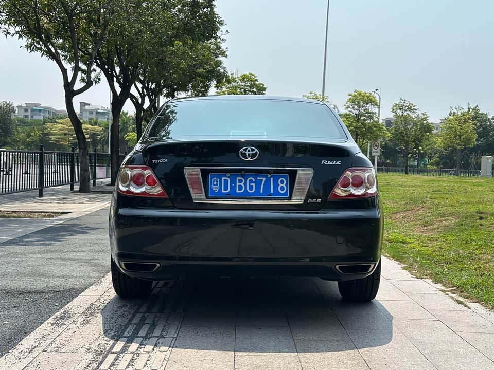 Toyota Reiz Toyota Reiz