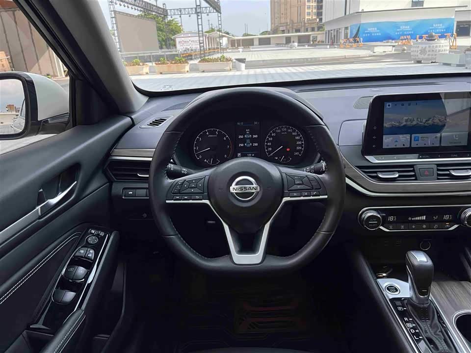 Nissan Teana