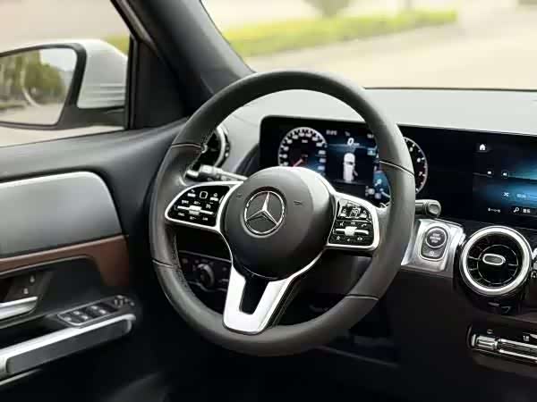 Mercedes-Benz GLB Mercedes-Benz GLB