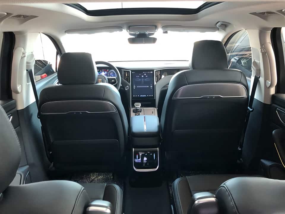 Hongqi HS7 PHEV