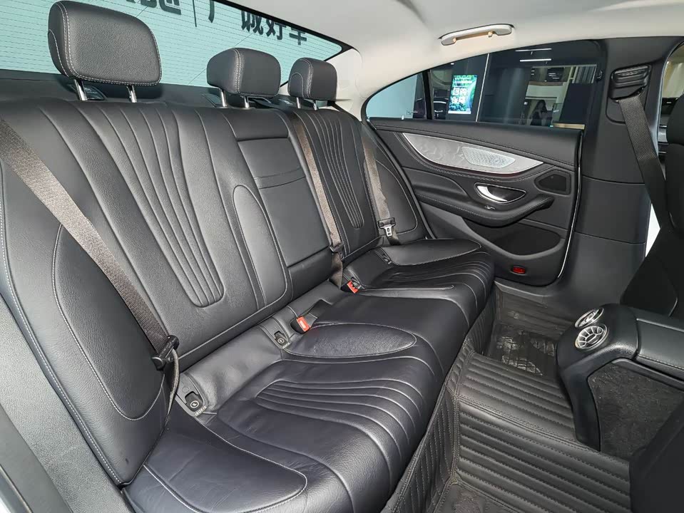 Mercedes-Benz CLS Mercedes-Benz CLS