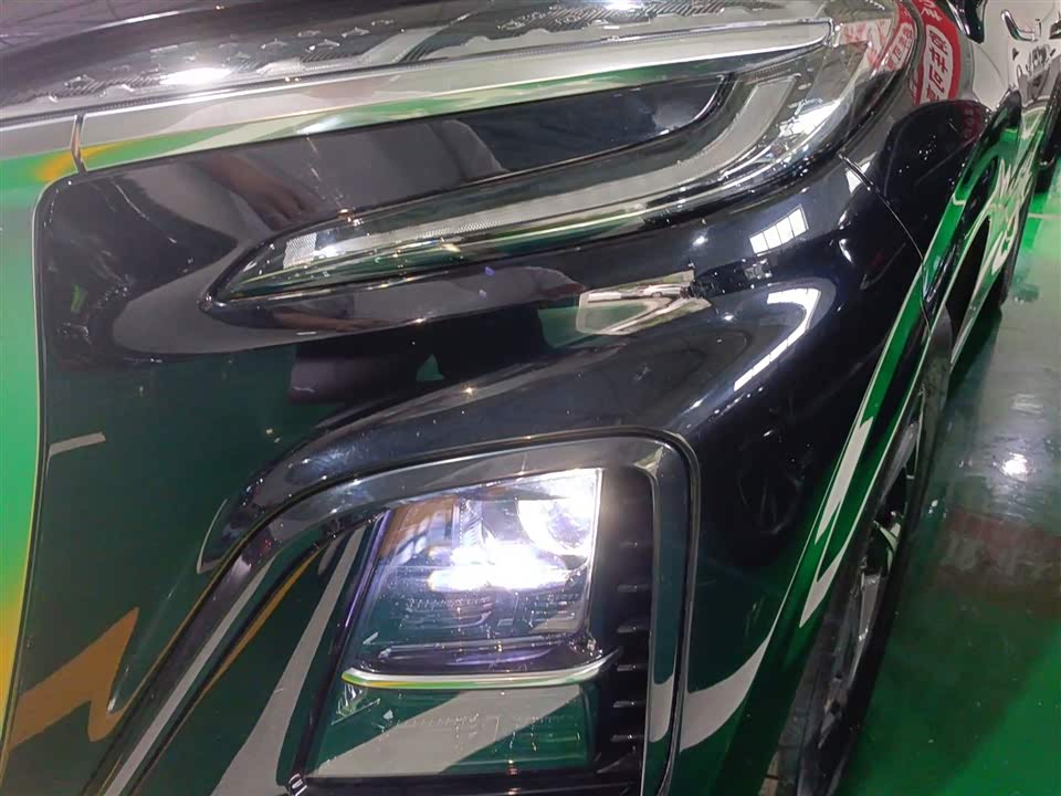 Hongqi HS3