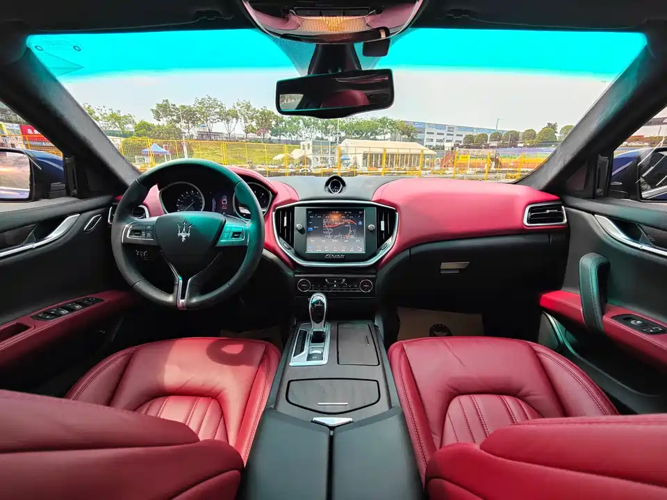 Maserati Ghibli Maserati Ghibli