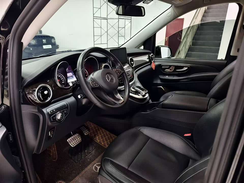 Mercedes-Benz V-class