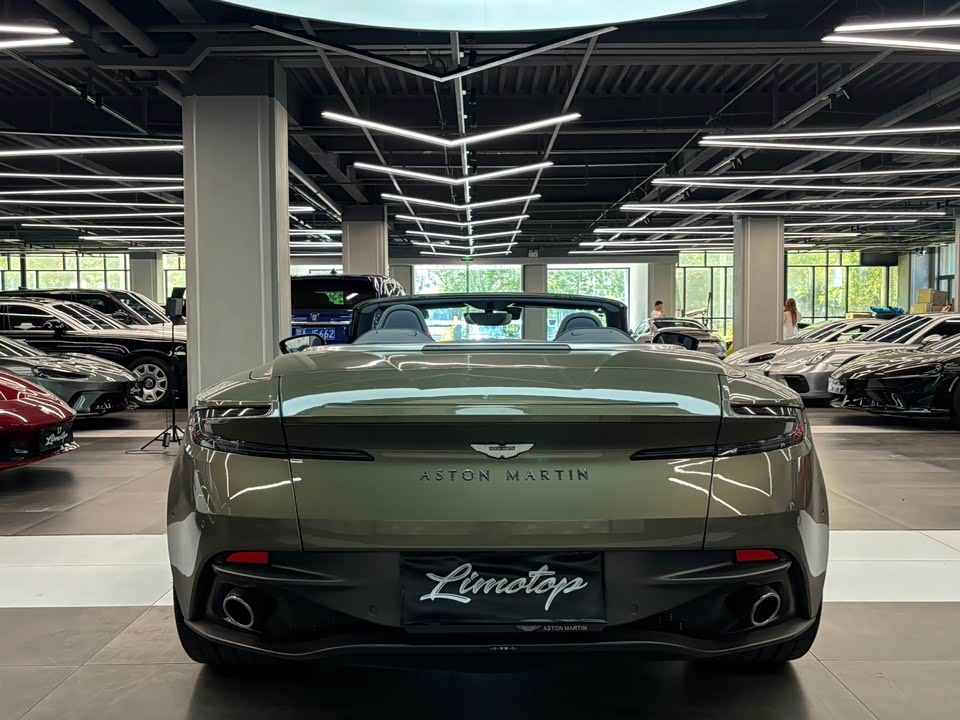 Aston Martin DB11 Aston Martin DB11