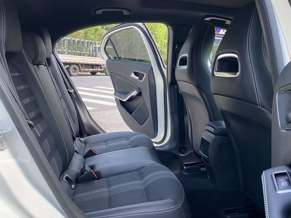 Mercedes-Benz Class A Mercedes-Benz Class A