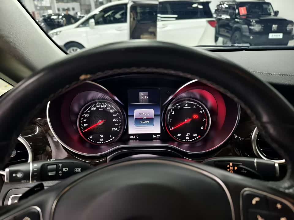 Mercedes-Benz V-class