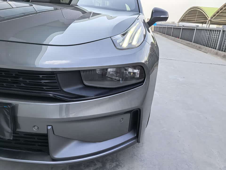 Lynk & Co 03 Lynk & Co 03