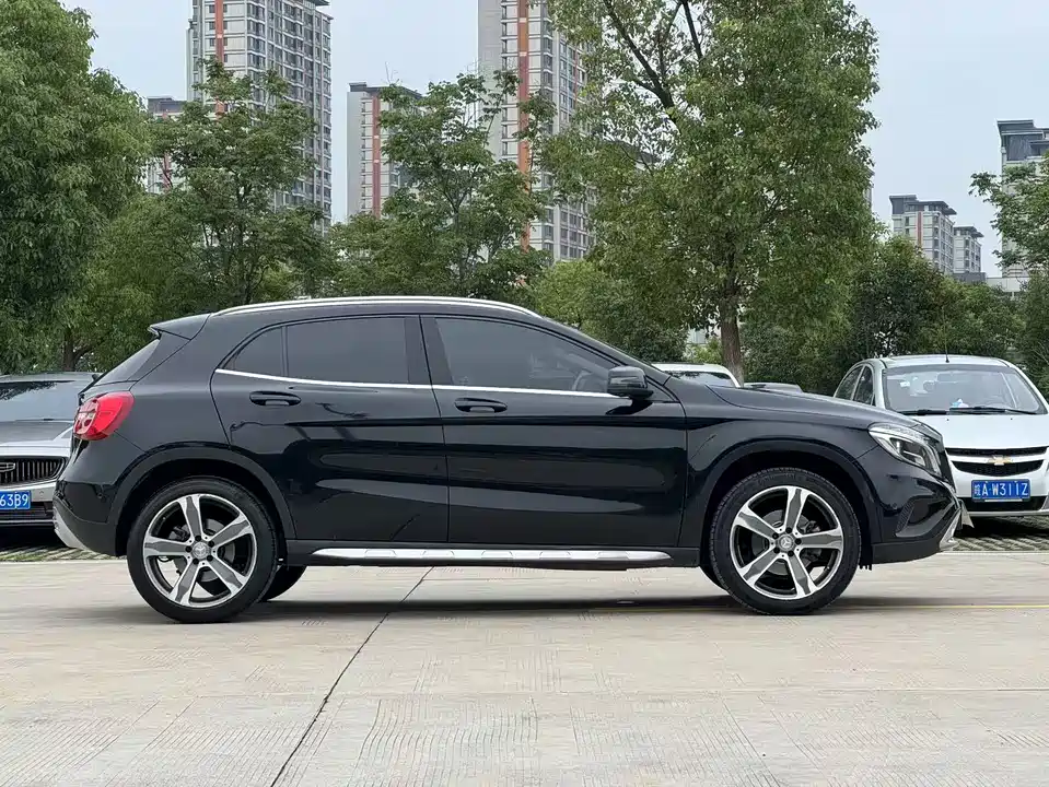 Mercedes-Benz GLA
