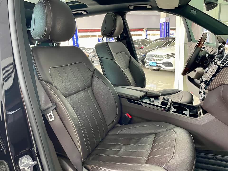 Mercedes-Benz GLE Mercedes-Benz GLE