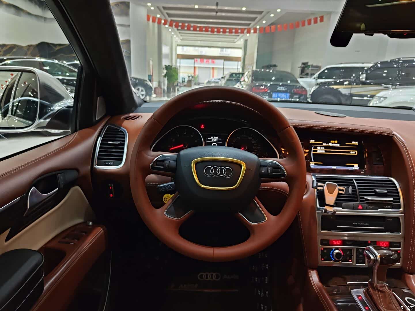 Audi Q7, 2012 10