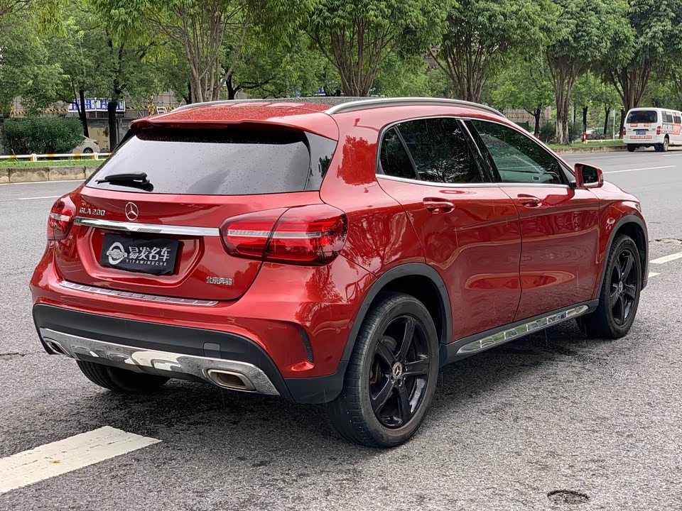 Mercedes-Benz GLA