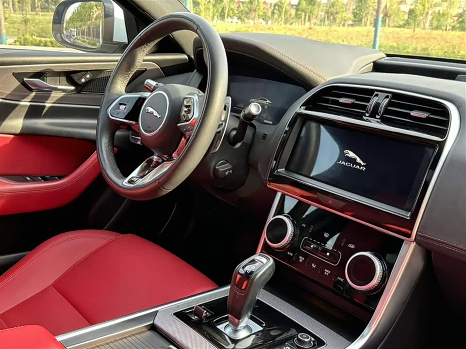 Jaguar XEL Jaguar XEL