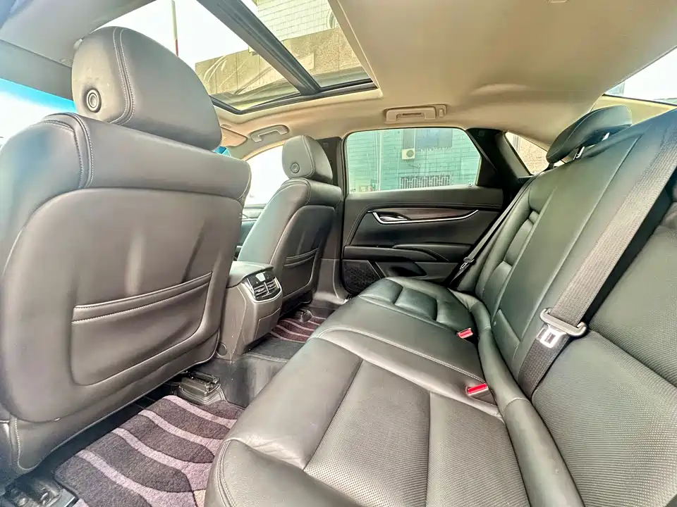 Cadillac XTS
