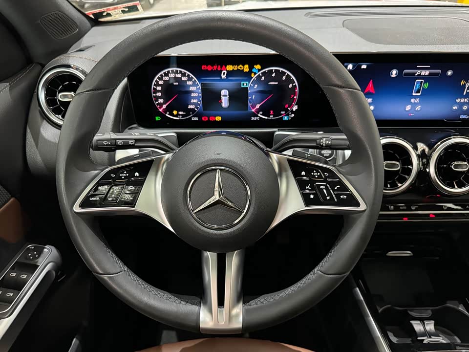 Mercedes-Benz GLB Mercedes-Benz GLB