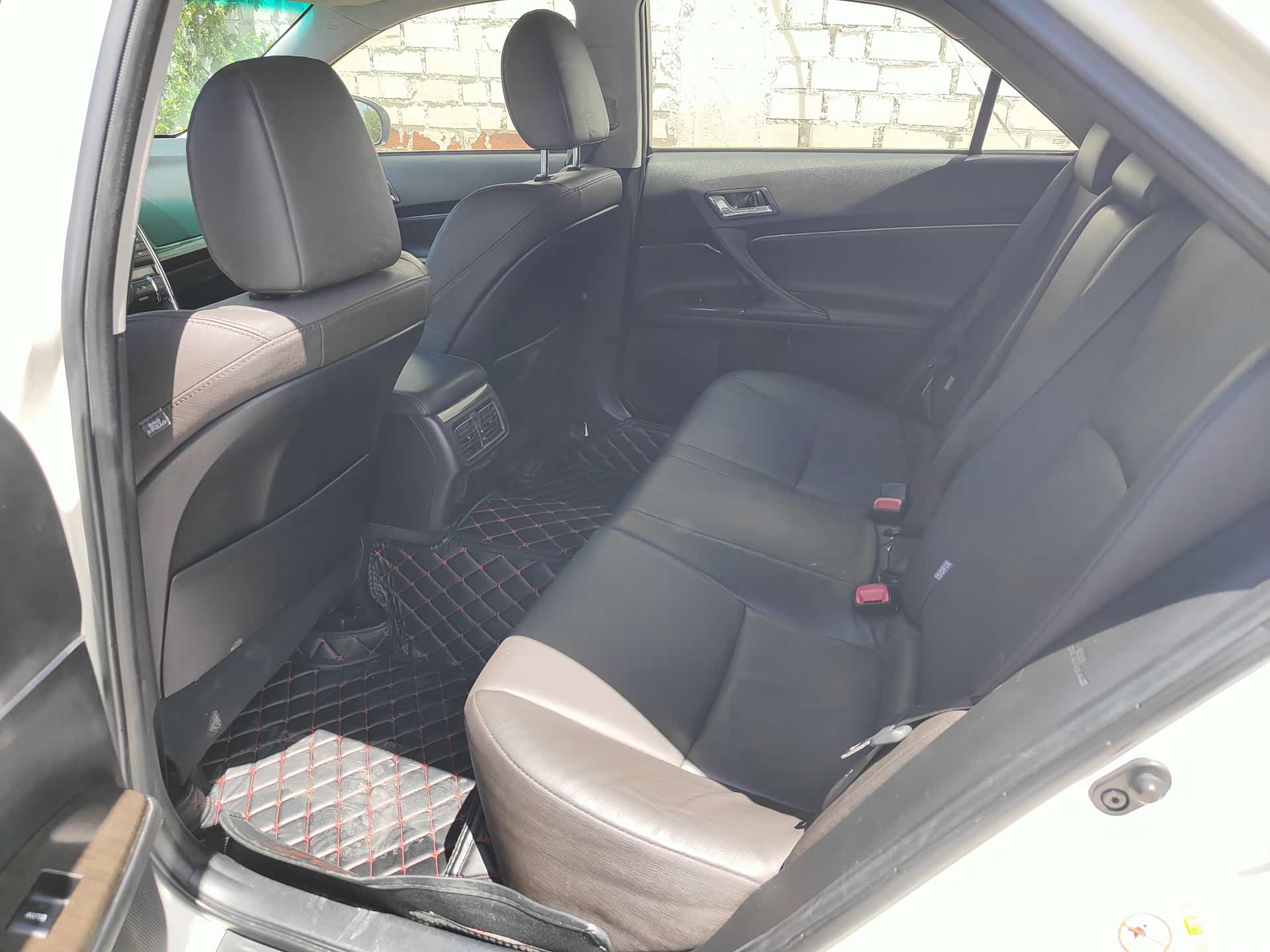 Toyota 2.5V, 2017 7