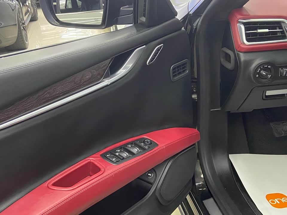 Maserati Ghibli Maserati Ghibli