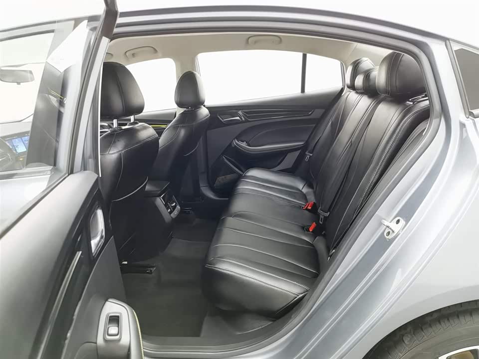 Roewe i5 Roewe i5